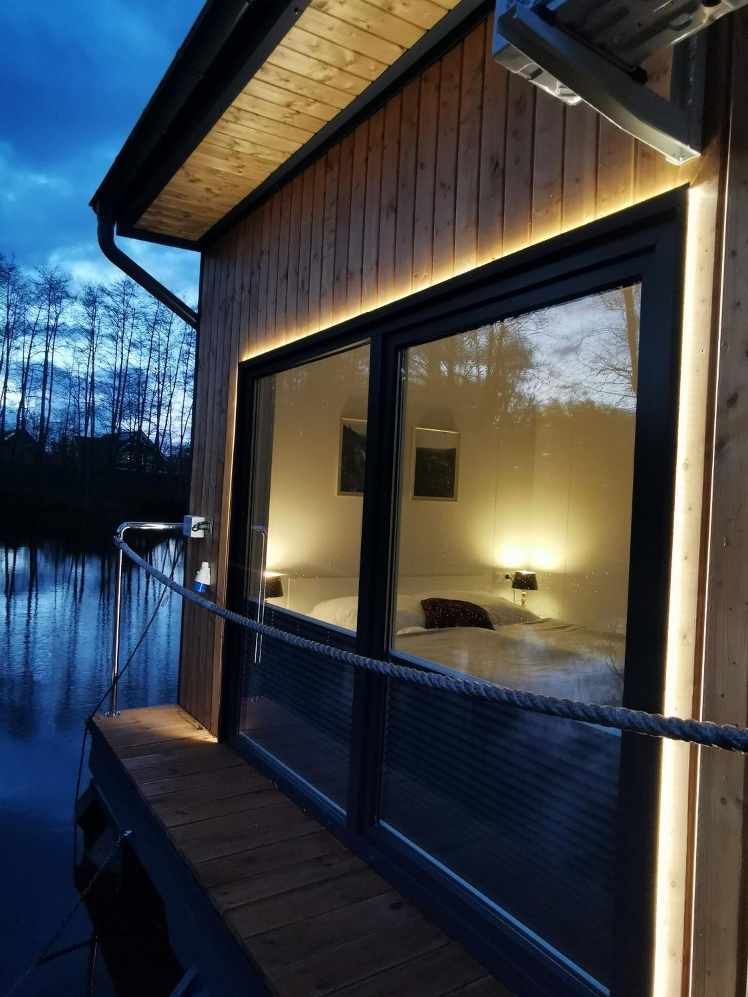 Hausboot Friedrich Bateau-hôtel *